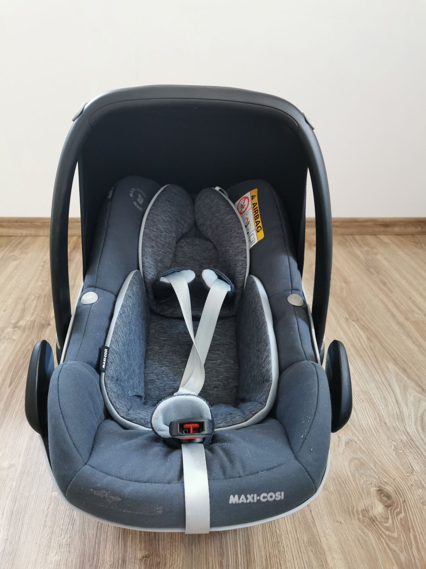 Nosidełko Maxi Cosi Pebble Pro 0-13 kg + śpiworek