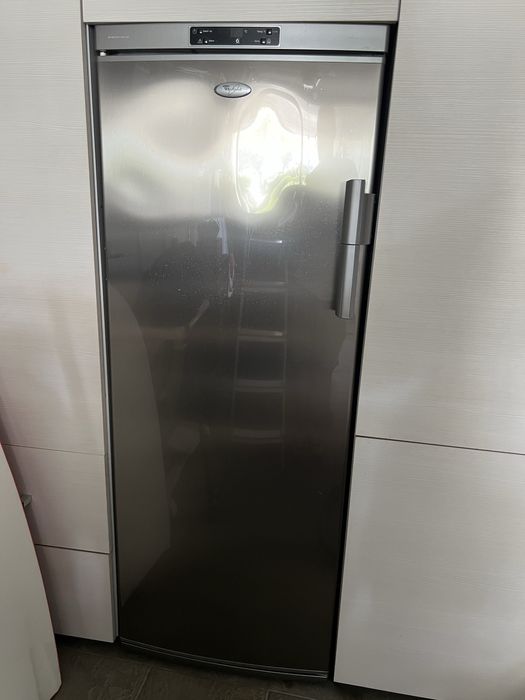 Arca vertical Whirlpool