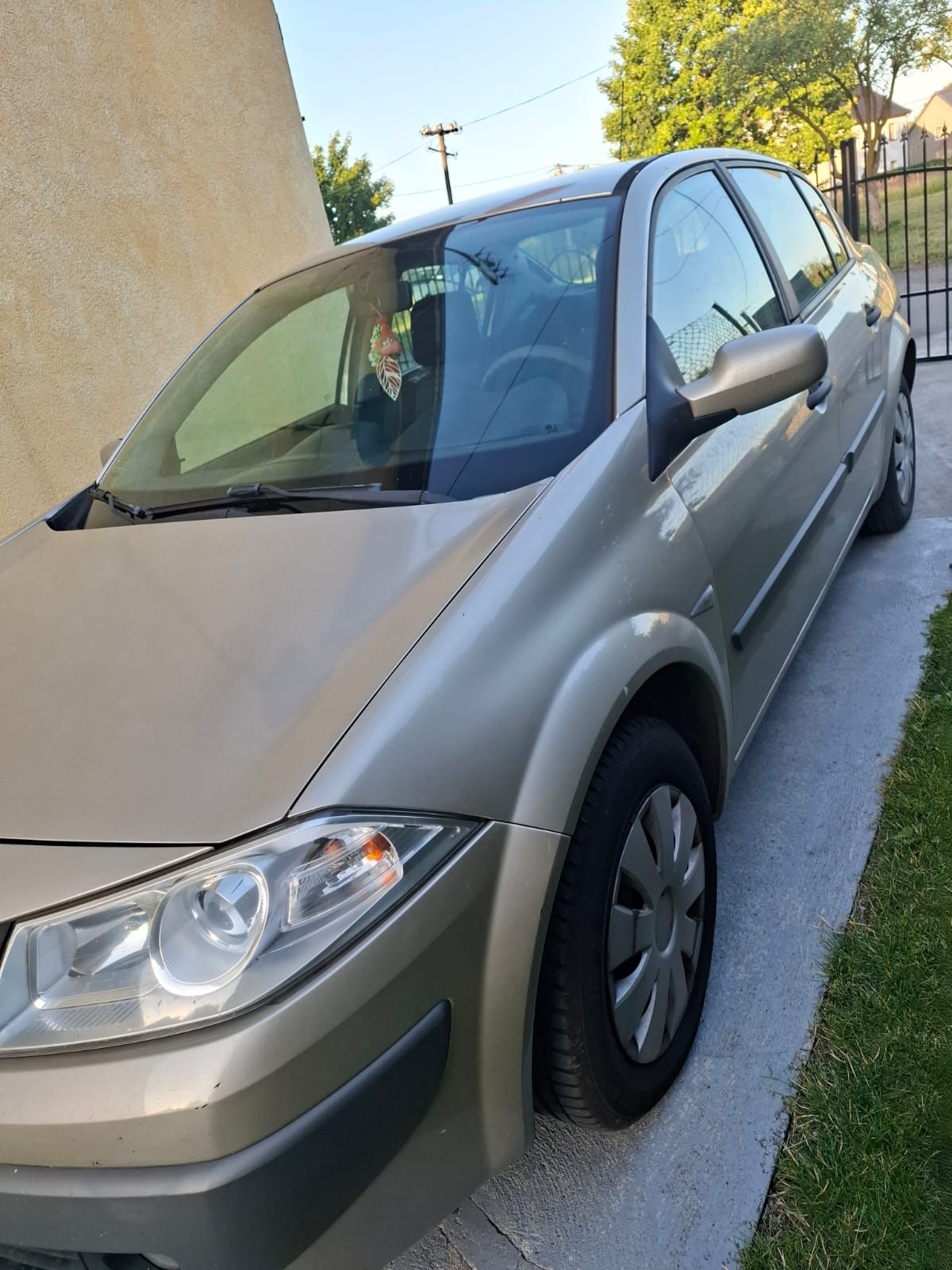 Renault Megane 2 sedan