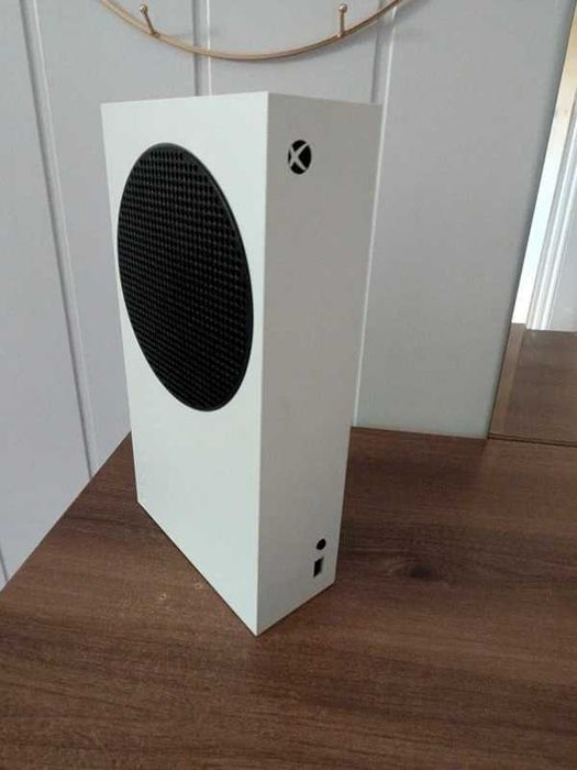 Xbox series s (jak nowy) bez pada