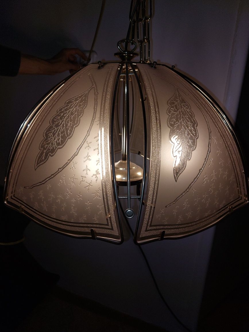 Lampa złota że szkłami