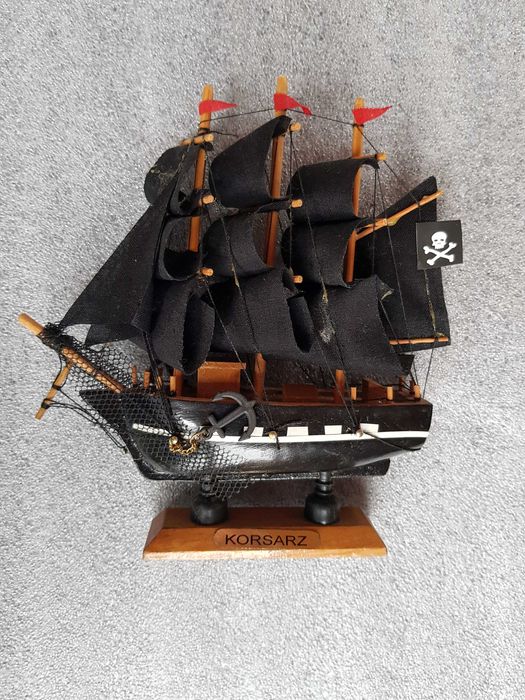 [71s] model okrętu pirackiego