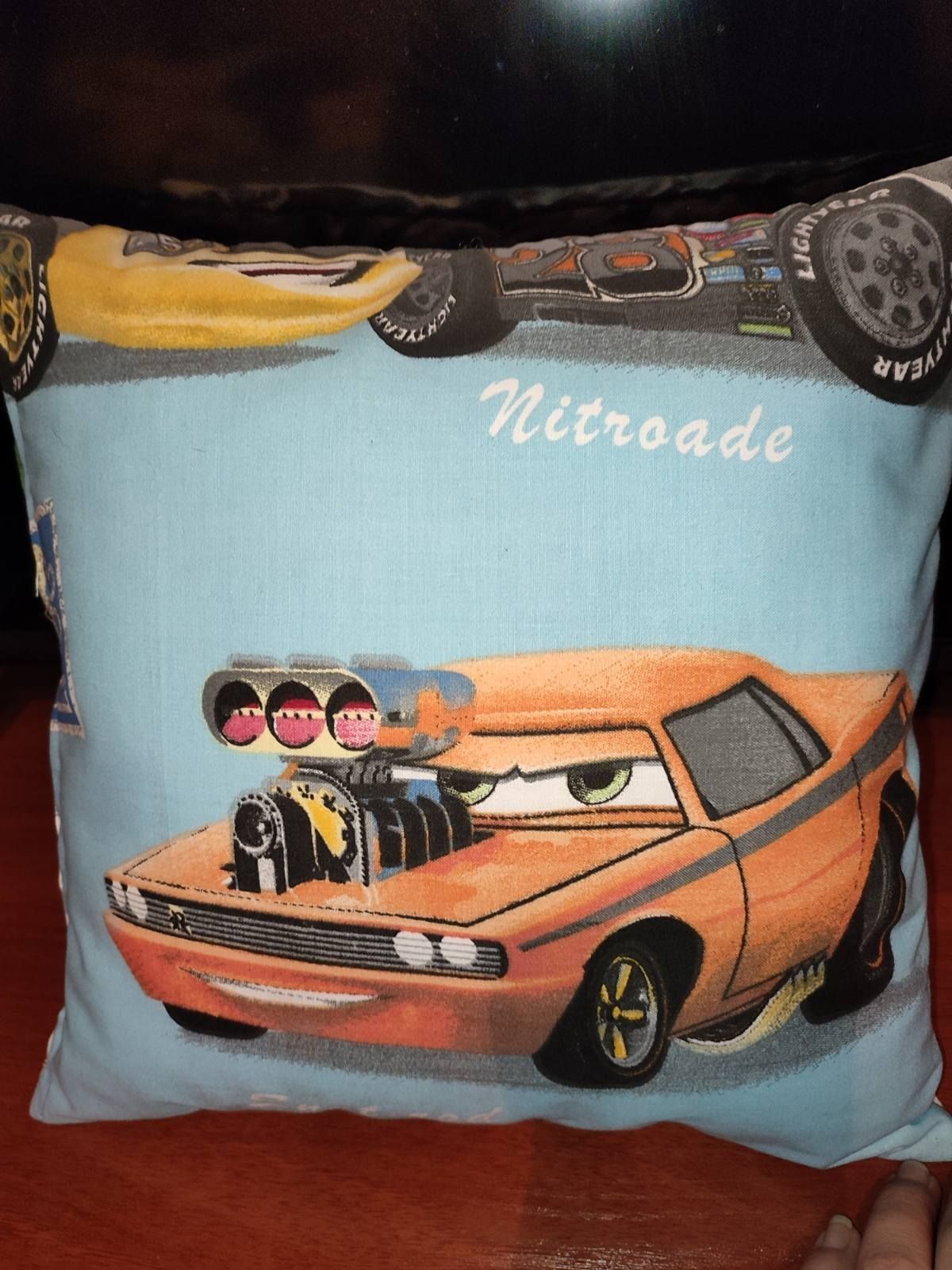 Декоративная интерьерная детская подушка подушечки с машинкой