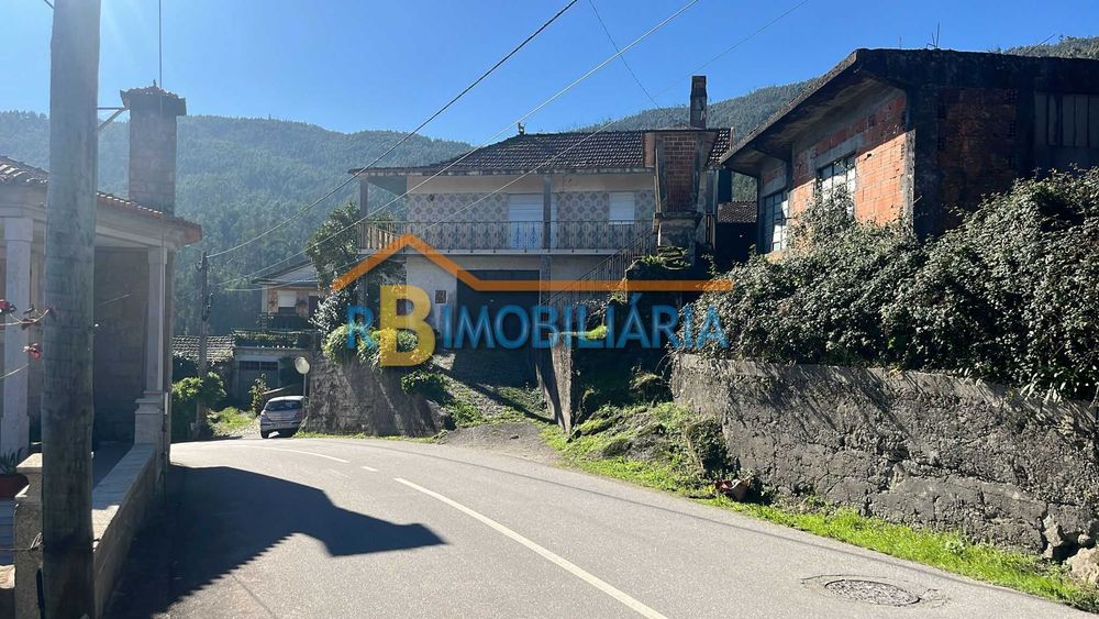 Conjunto de 2 moradias geminadas em Mansores - Arouca