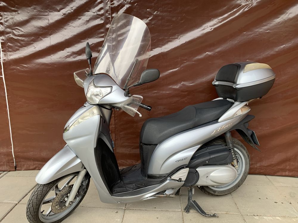 Honda SH300i skuter
