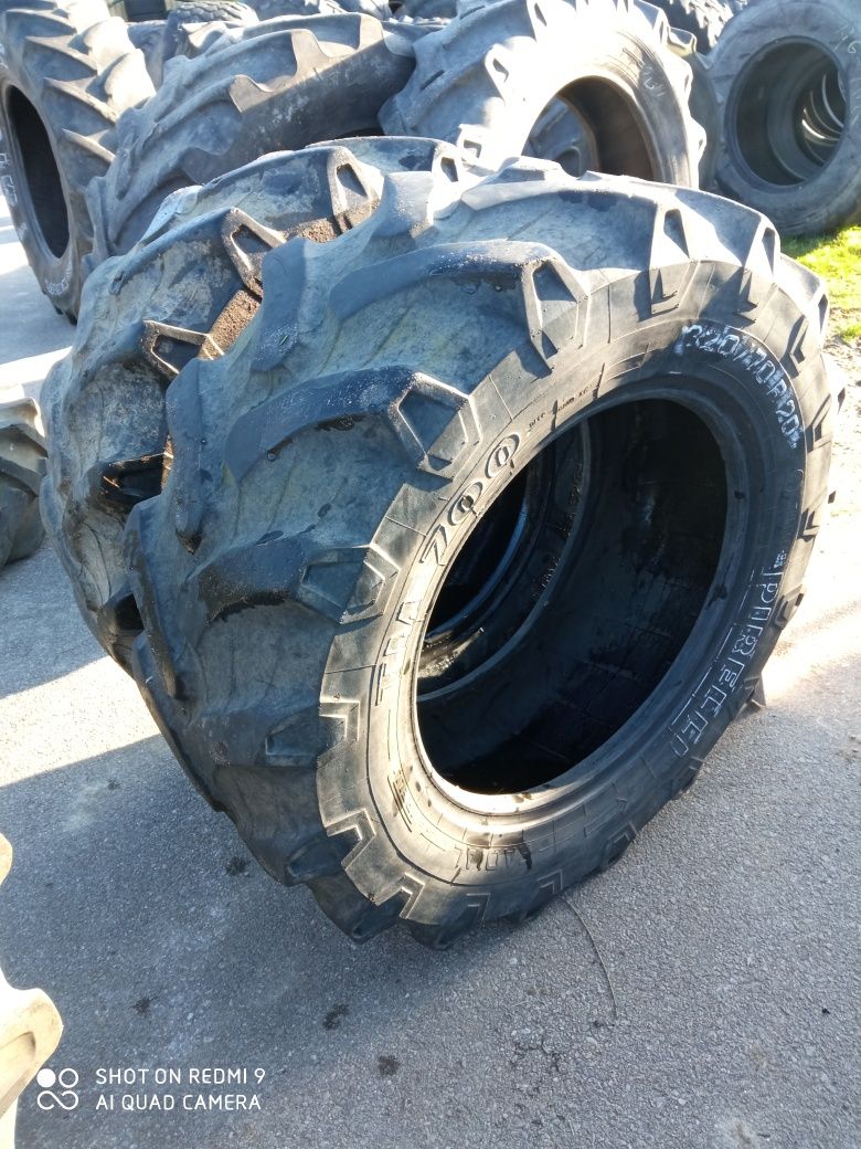 320/70R20 Pirelli opony używane rolnicze para