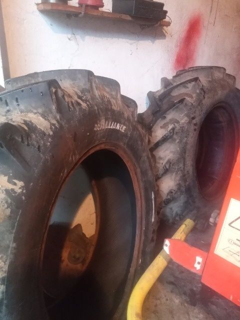 Sprzedam opony do ciągnika Ursus 360