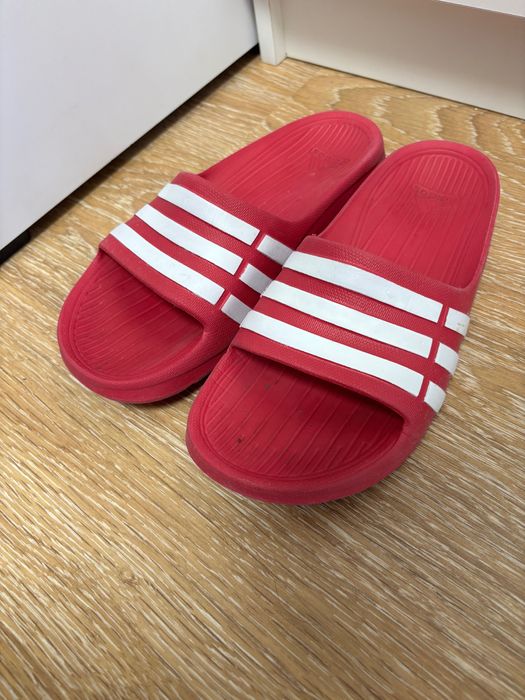 Шльопанці Adidas 35,5 розмір гумові капці, сланці