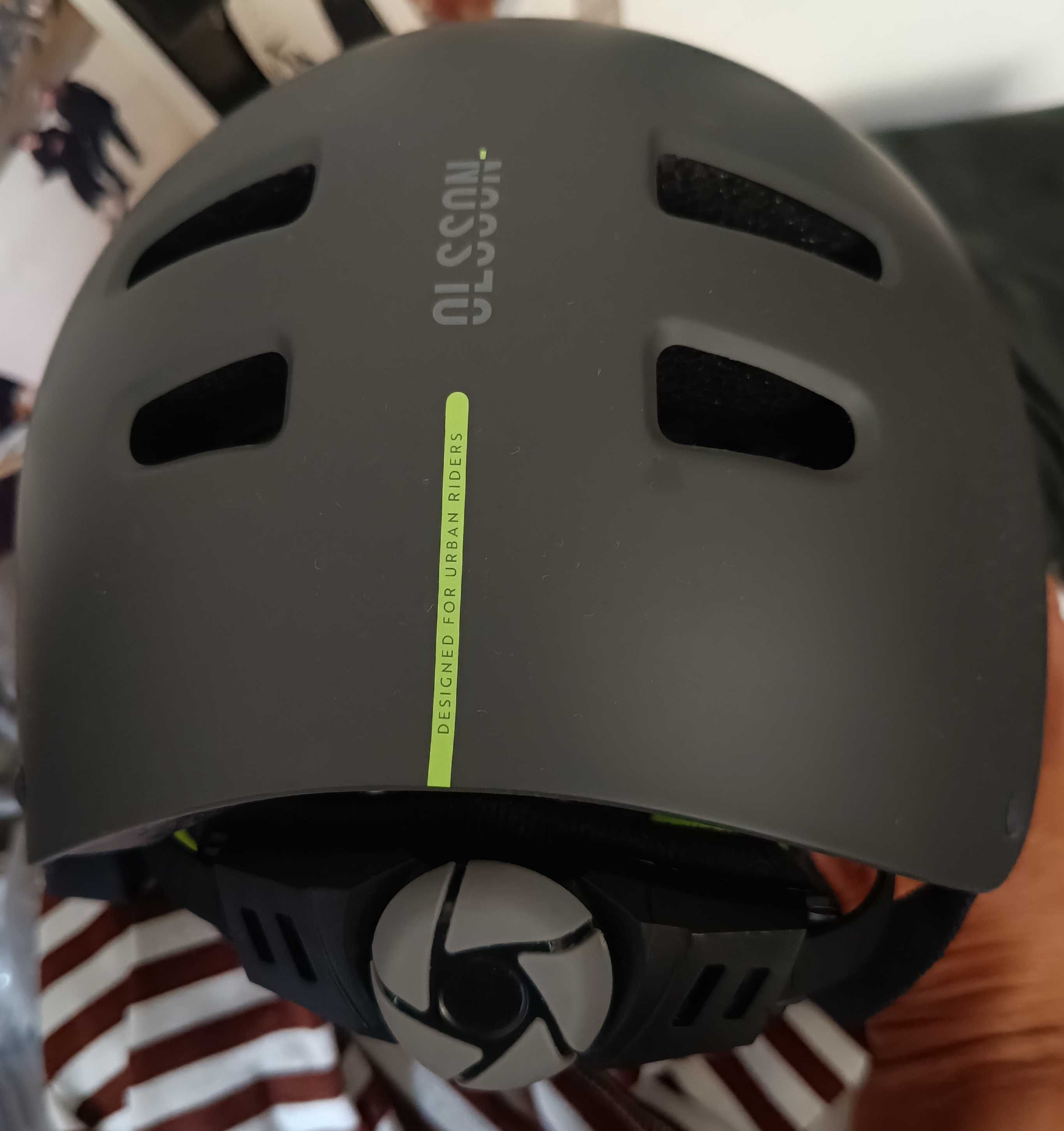 Capacete Olsson para bicicleta ou trotinete. Novo!