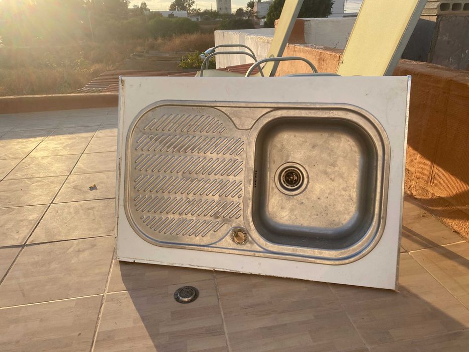 Pia de aço inox usada bem conservada + Torneira