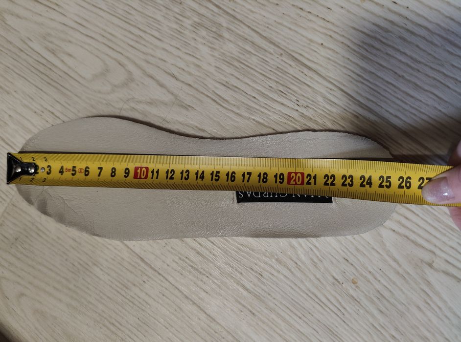 Кросівки Alian Curdas 39 розміру