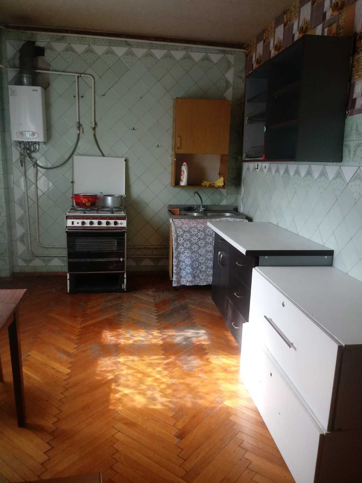 Здаю кімнату в Бучі, вул. Києво-Миророцька  (без  господарів)