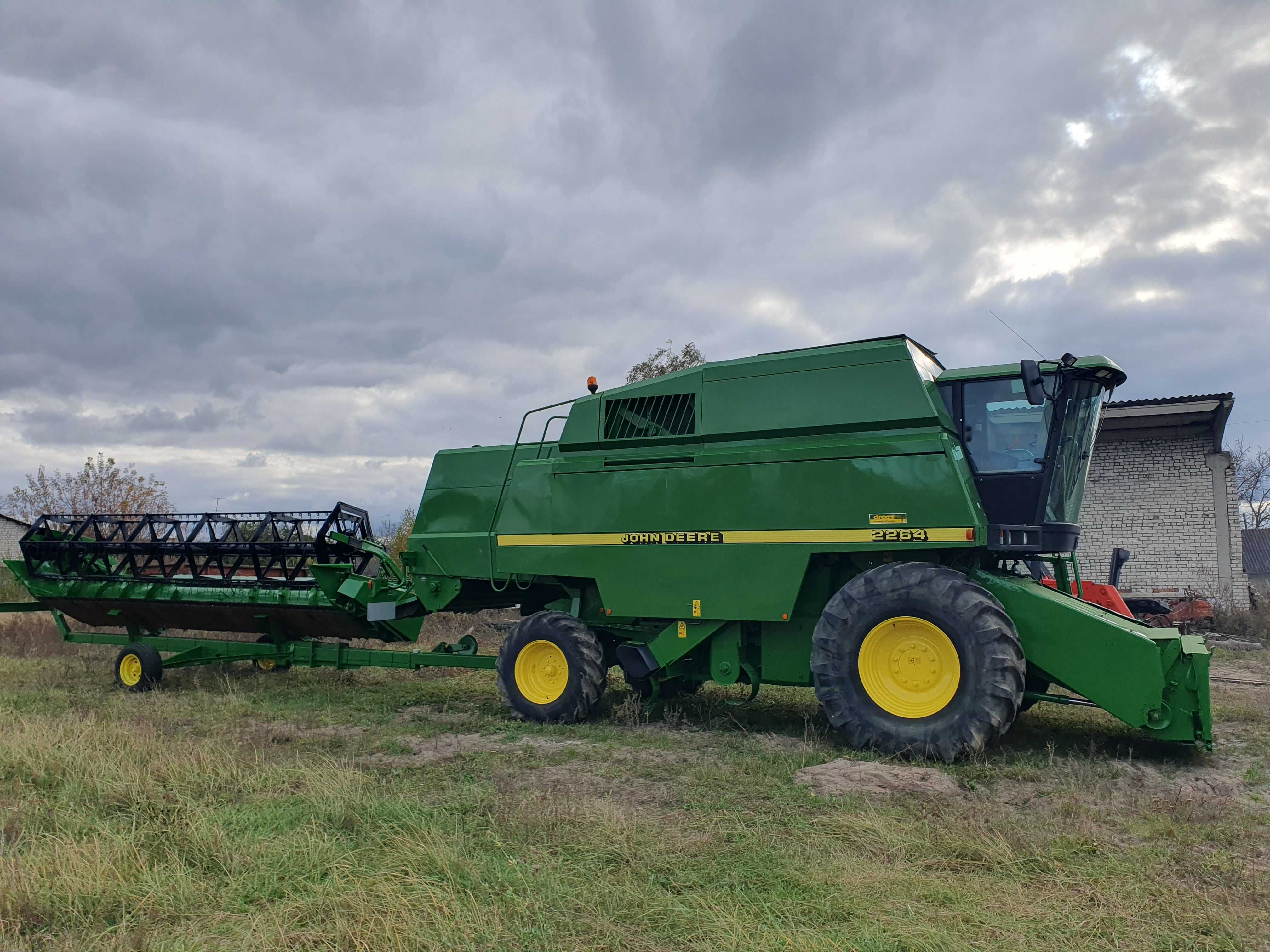 Комбайн зернозбиральний JOHN DEERE 2264 Джон Дір 2264
