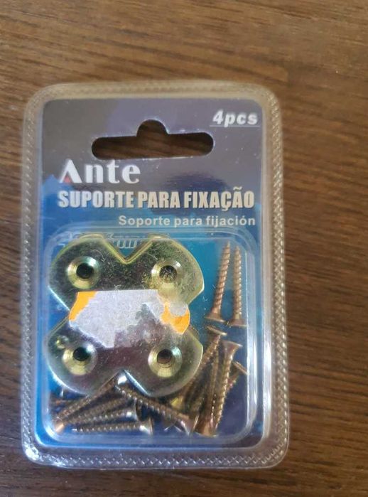 suporte de fixação novo na caixa com parafusos
