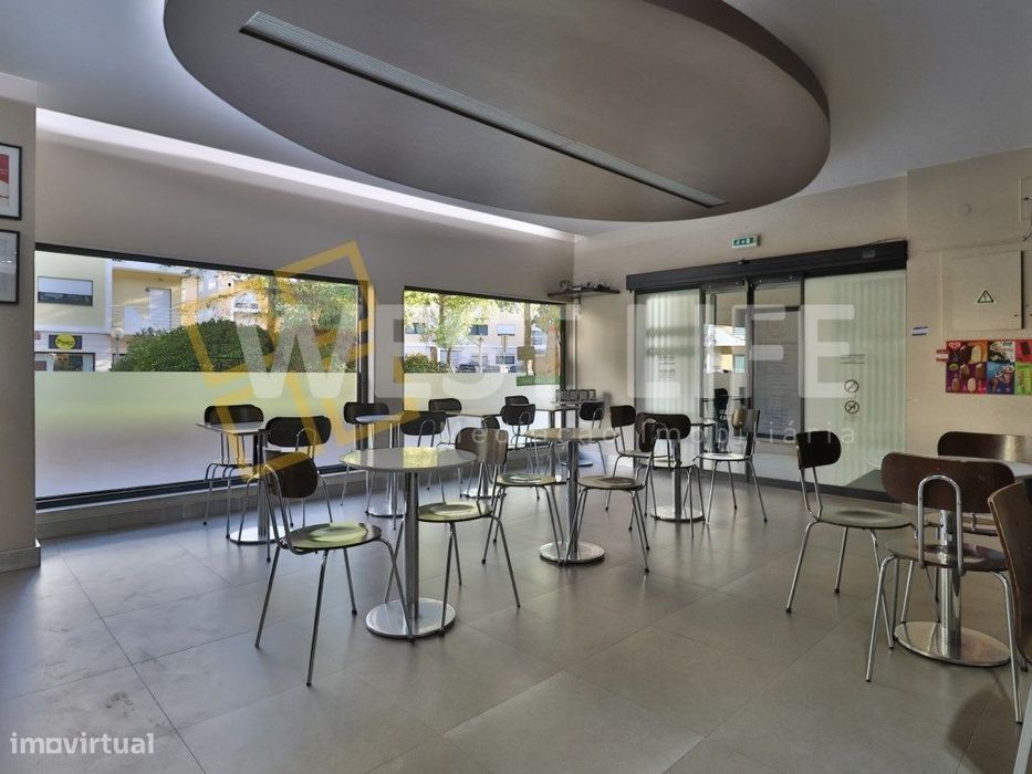 Espaço Comercial- EXCELENTE OPORTUNIDADE DE NEGÓCIO - A cerca de 4 ...