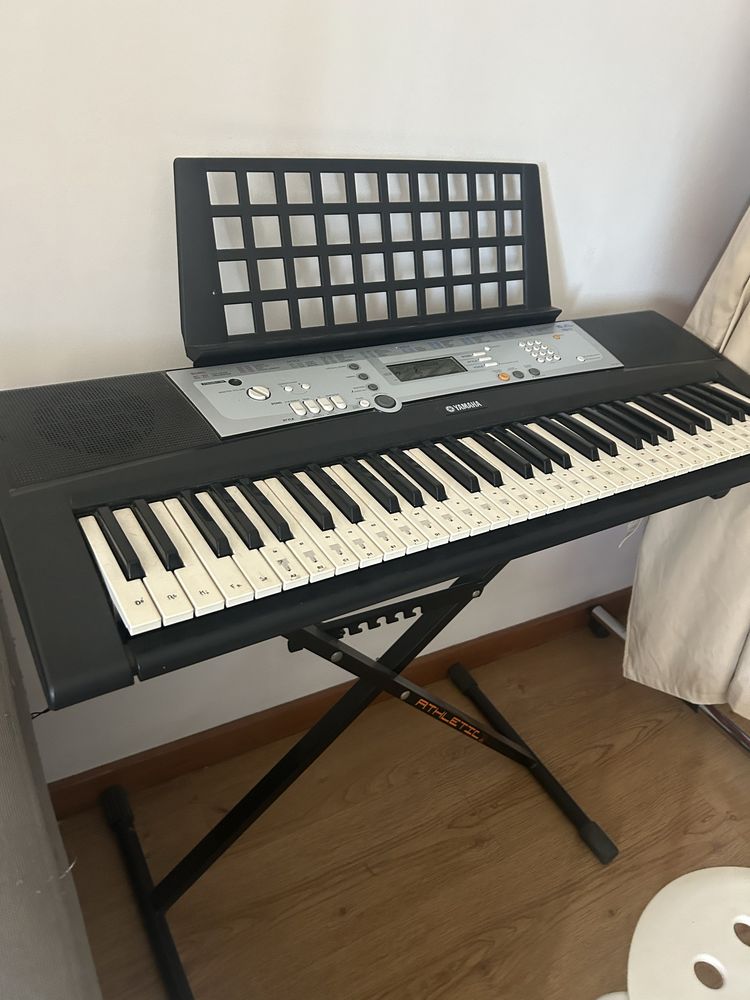 Piano teclado yamaha