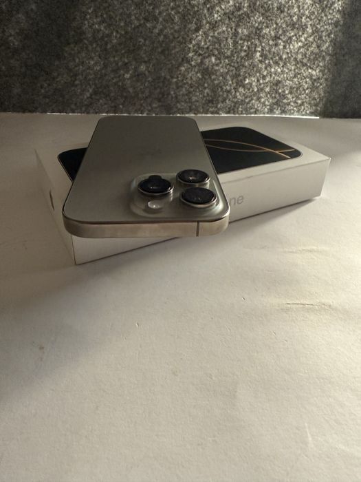 Troco/Vendo Iphone 16 Pro Max 256GB Natural titanium