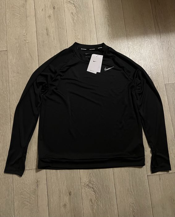 Продам лонгслив Найк