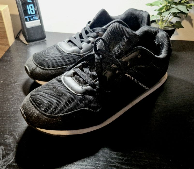 Tênis n 45.5 -46 barato!
Em estado novos/2 vezes de uso
Em preto
Para