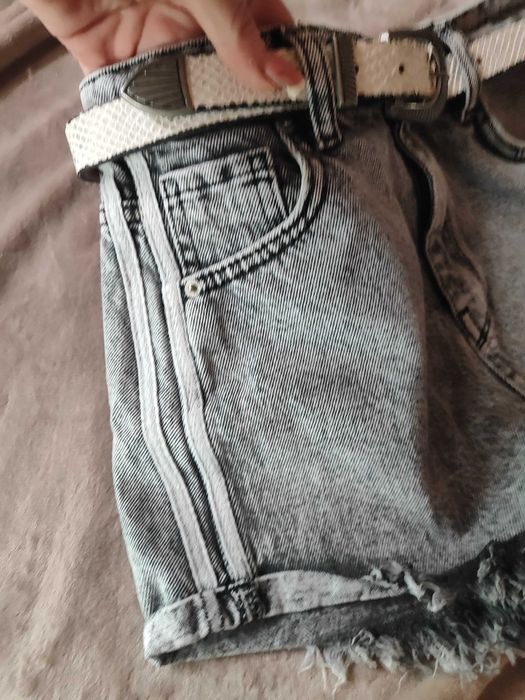 Продам джинсові шорти жіночі