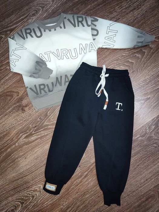 Красивий костюм на хлопчика ,6-7, 116-122