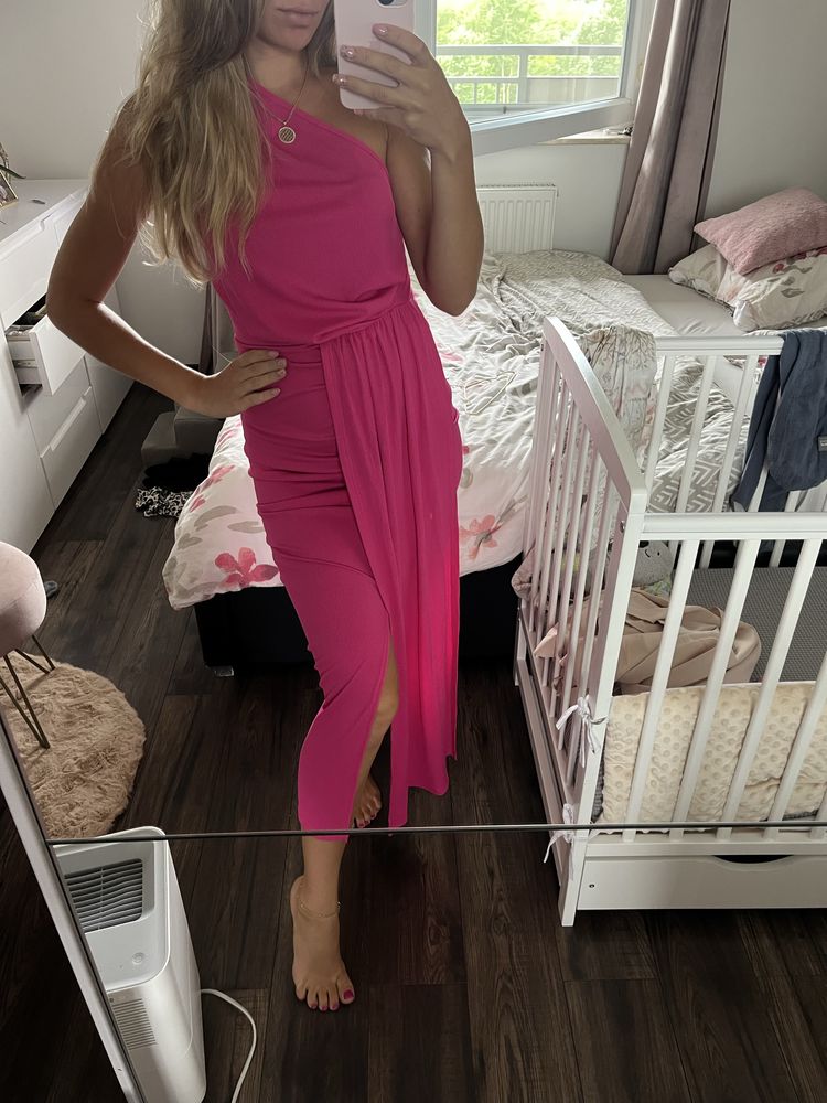 Obcisła sukienka długa ołówkowa elegancka z rozporkiem