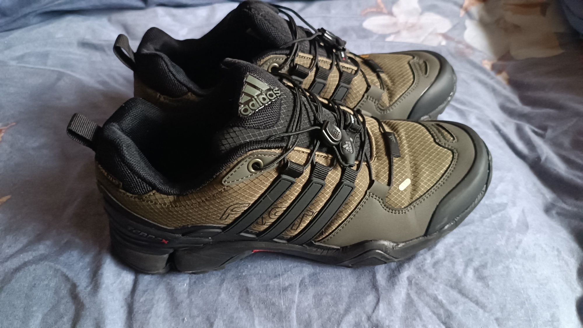 Кроссовки Adidas