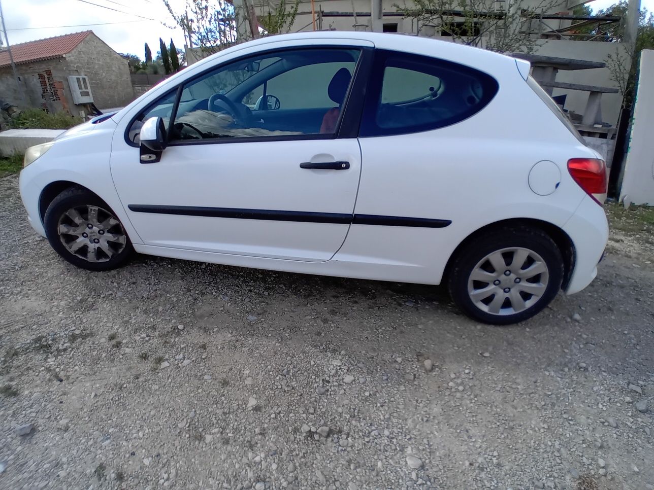 Peugeot 207 comercial
