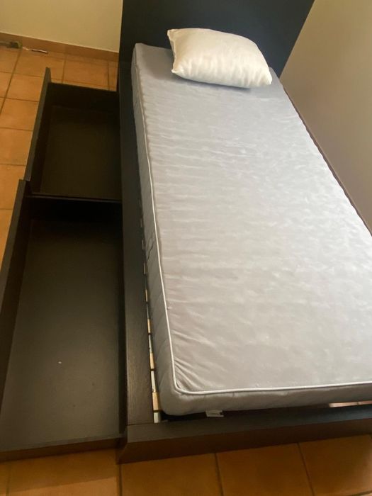 Vendo Came de solteiro, modelo, MALM ( IKEA )