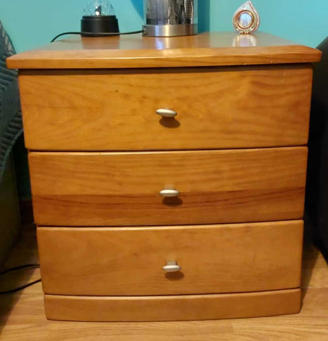 Conjunto moveis quarto -Cama (com estrado) - Mesa cabeçeira