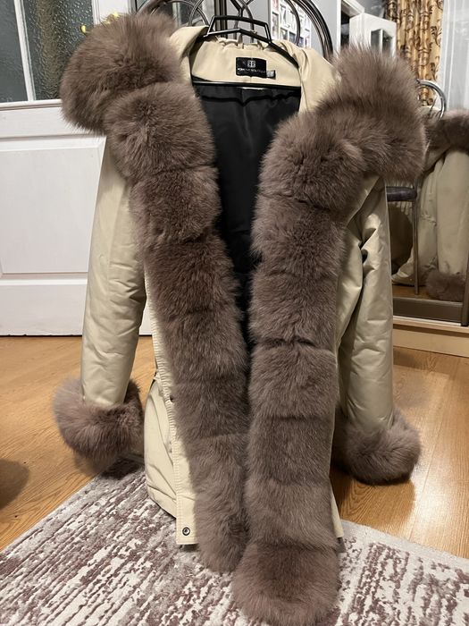 Продам парку з мкхом песця