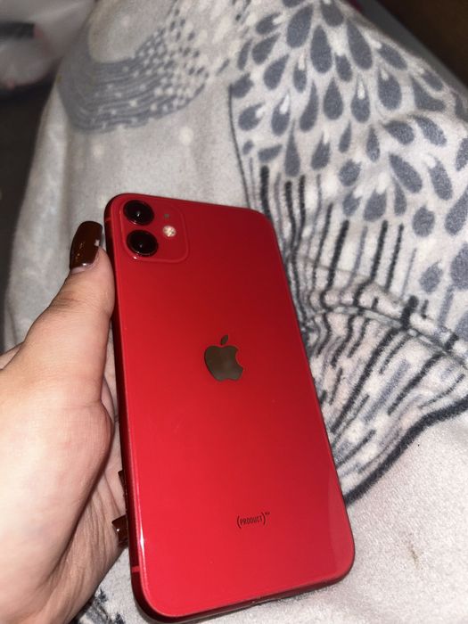 Iphone 11 64g czerowny
