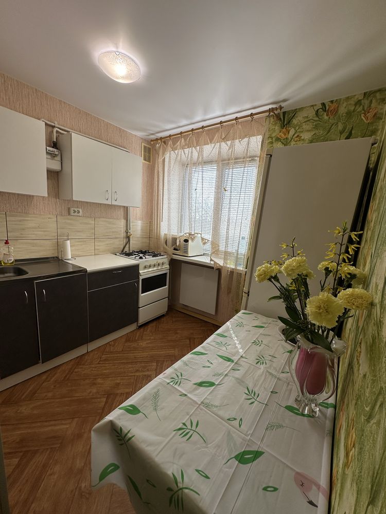 Продам классную 3-комн Днепрострой YANOVA