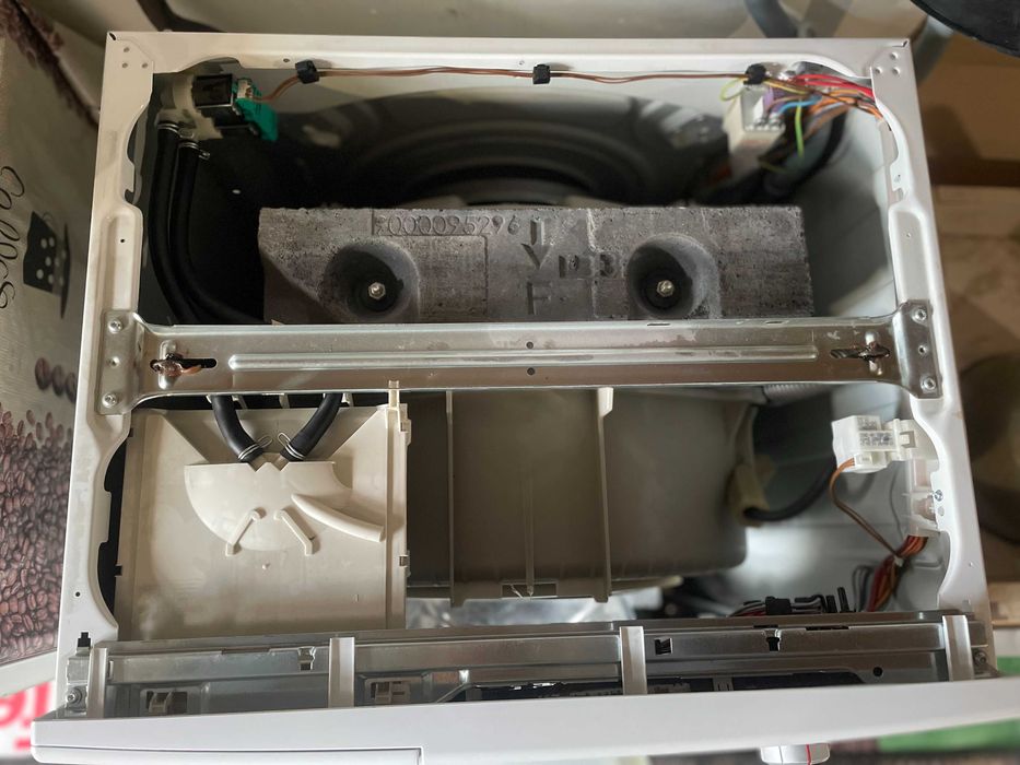 Пральна машина Bosch WAB2026 (проблема з баком)