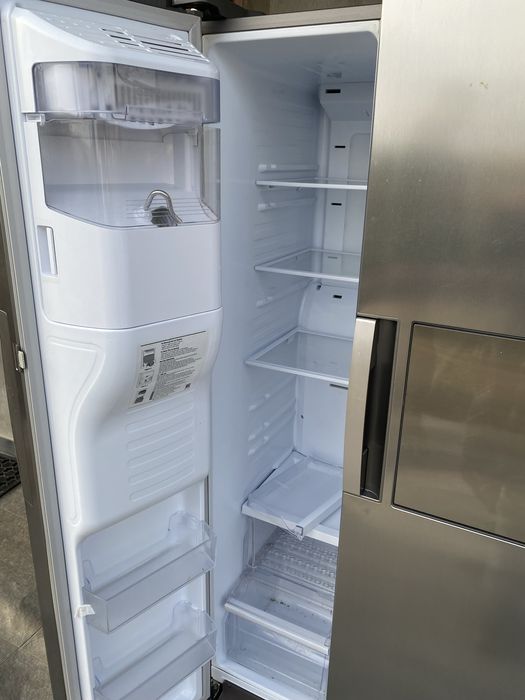 Lodówka samsung model: RS7687FHCSL