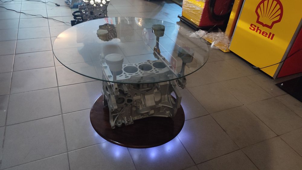 Mesa feita com motor Honda
