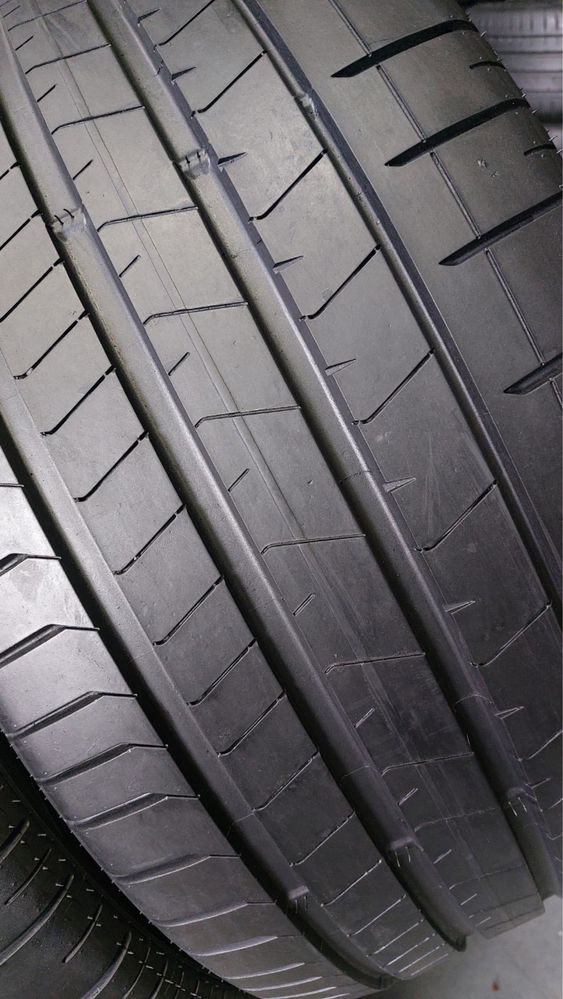 325/35/22 R22 Pirelli PZero PZ4 2шт