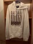 Polo com capucho branco
