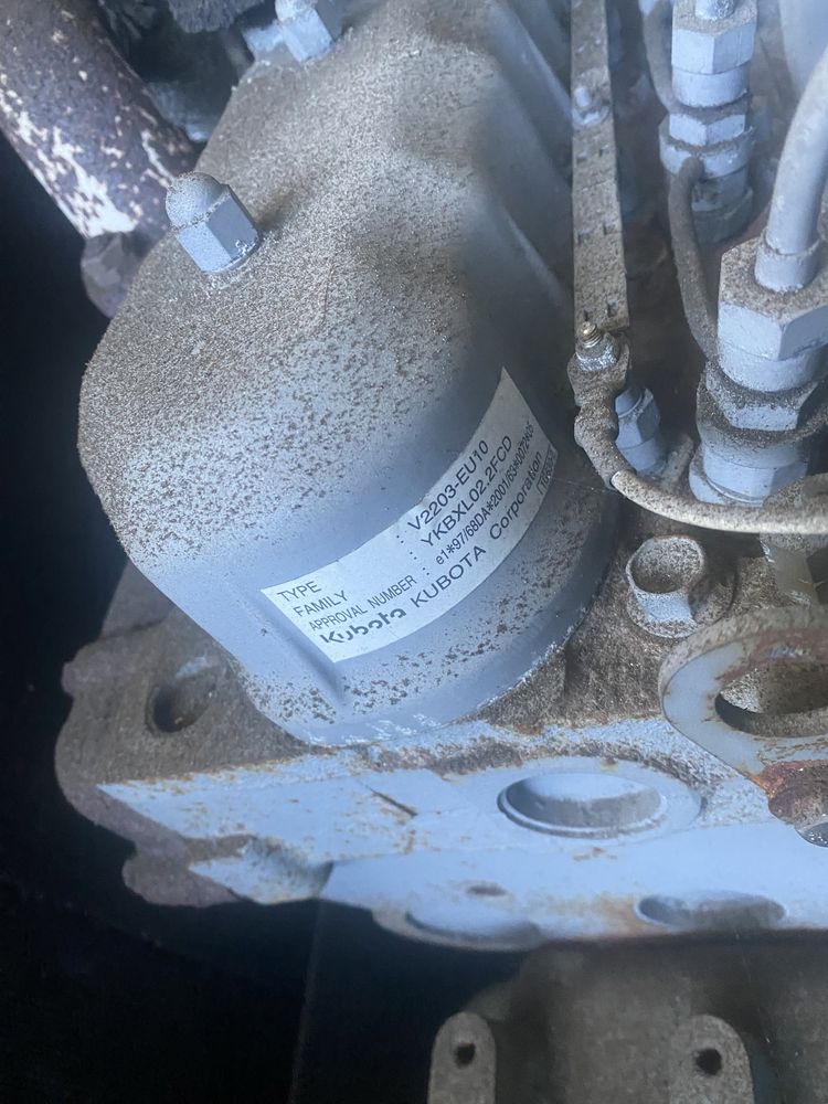 Motor Kubota V2203