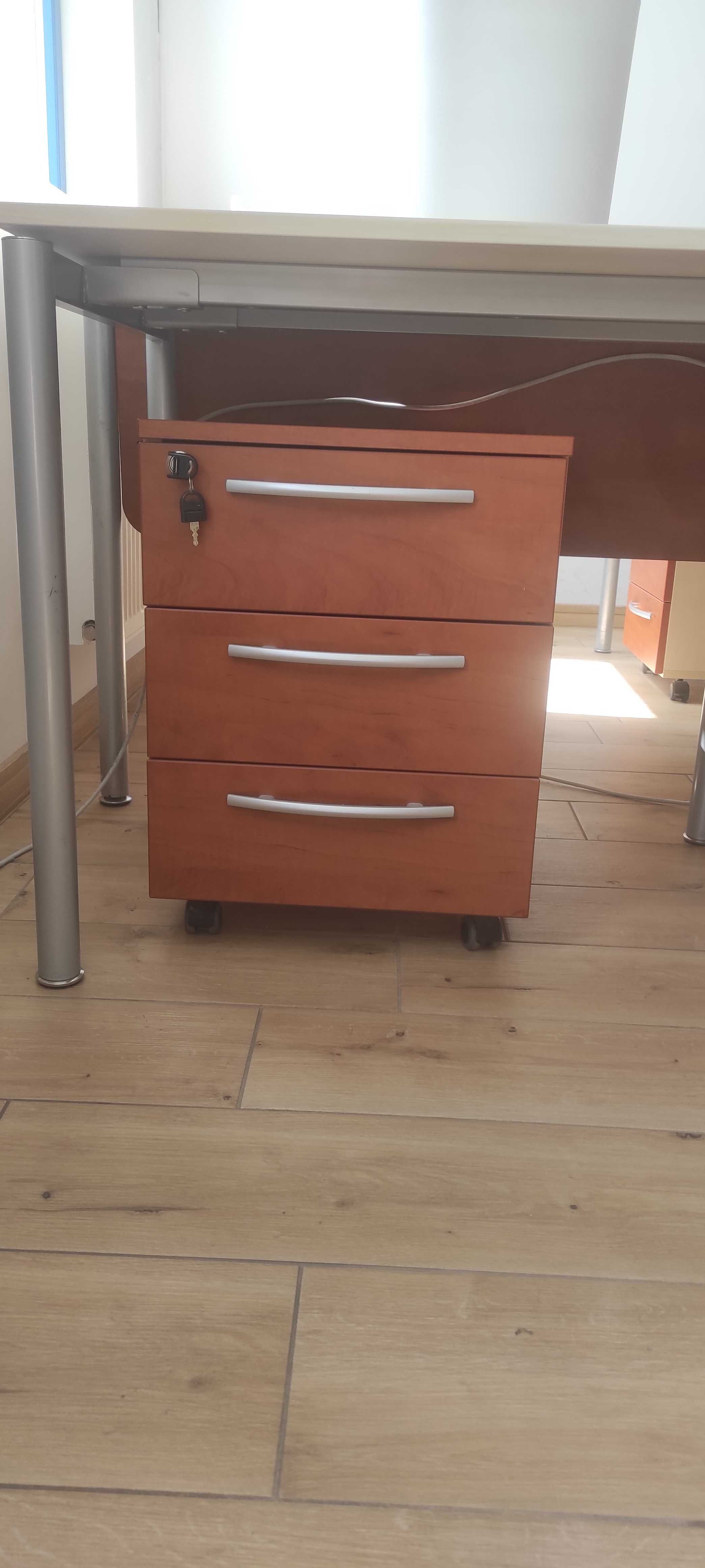 Meble biurowe 6 elementów. Zadbaj o ergonomiczne miejsce pracy!