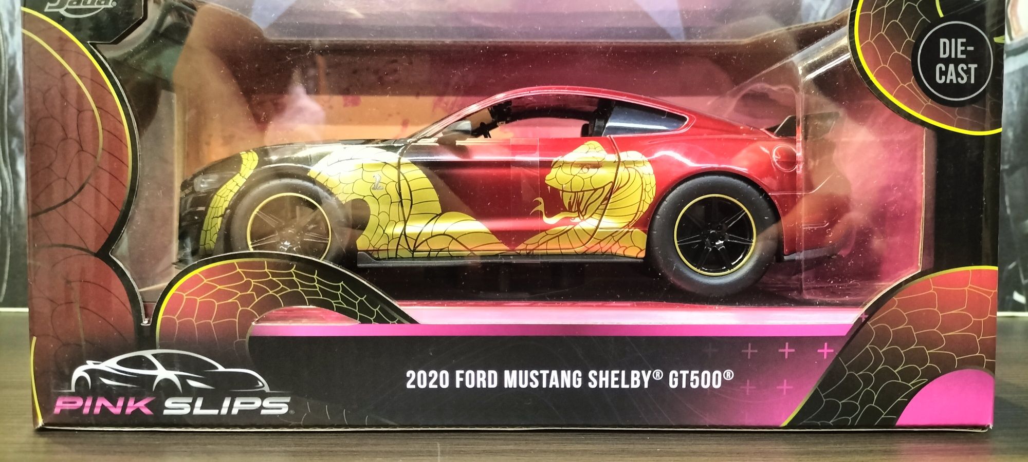 Jada Toys 1/24 Ford Mustang Shelby GT500 Year of Snake Pink Slips