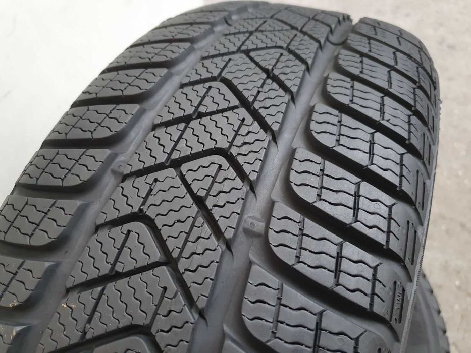 4x Pirelli Sottozero 3  215/60r16  7mm