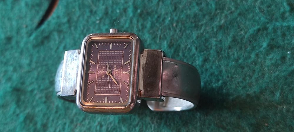 Zegarek damski Perfect, srebrny