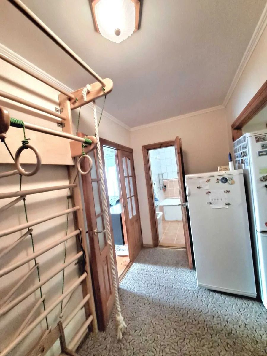 Продам 3-и к/к 76 м2 в елітному будинку з закритим двором в центрі..
