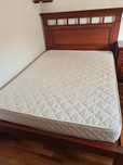 Cama de Casal em Carvalho Maciço - Estrado e Colchão de oferta