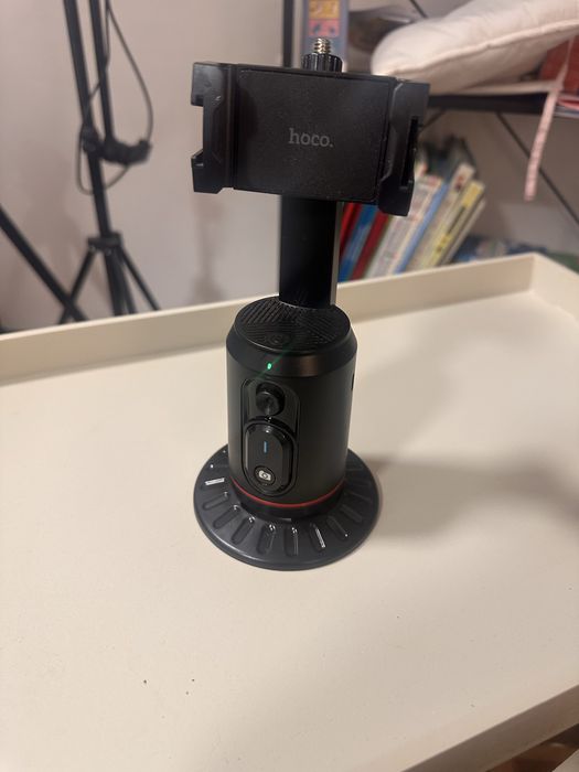 Смарт-штатив із авто-слідуванням Hoco (360° Face Tracking Tripod)