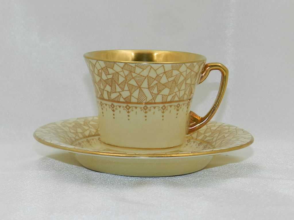 Filiżanka mokka złocona CROWN DEVON l. 30-50-te XX w.