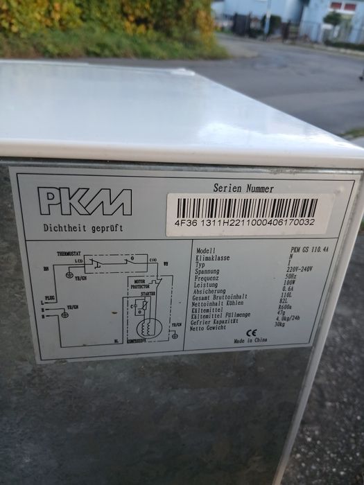 Mała zamrażarka 4-ro szufladowa firmy PKM w bardzo dobrym stanie.