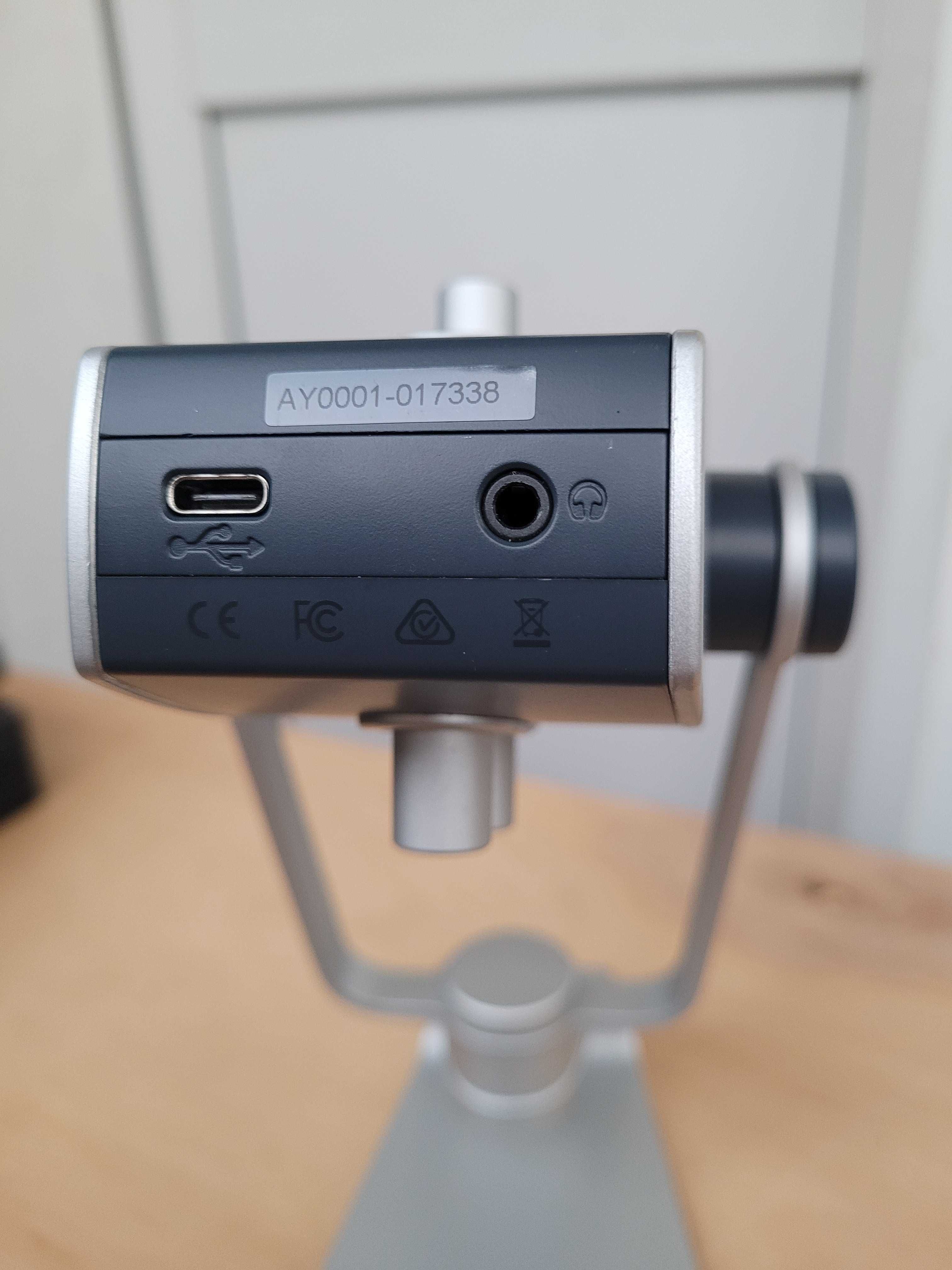 Студійний мікрофон AKG LYRA