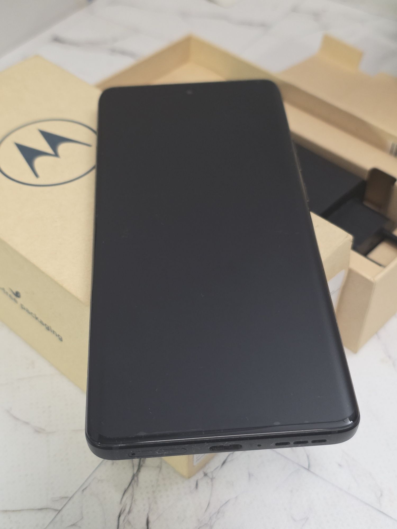 Motorola Edge 40 8/256 , комплект !